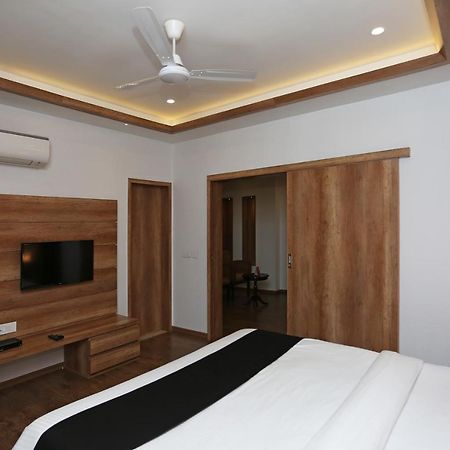 Hotel Yelchiko Βαρανάσι Εξωτερικό φωτογραφία