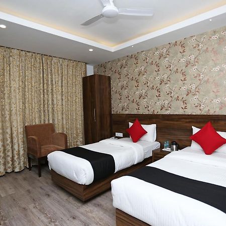 Hotel Yelchiko Βαρανάσι Εξωτερικό φωτογραφία
