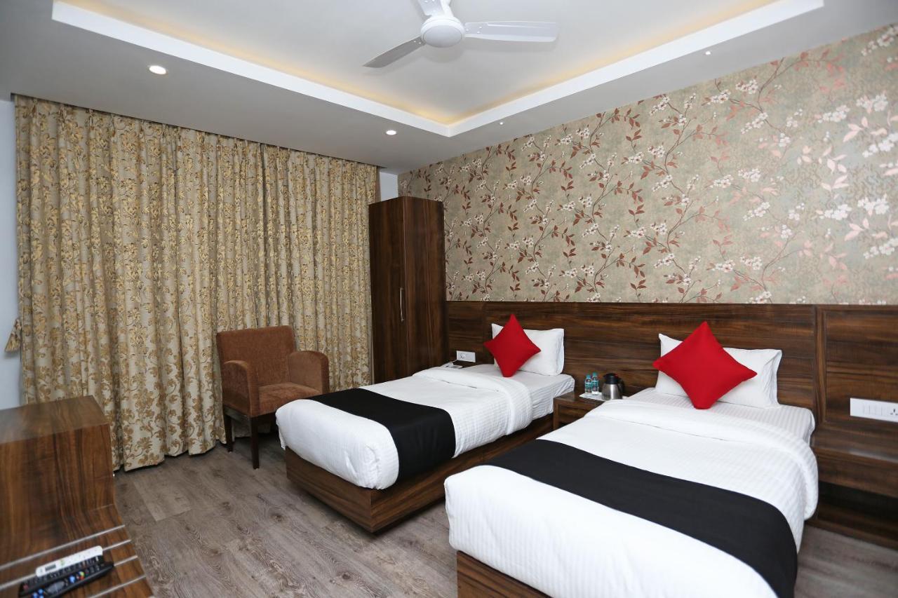 Hotel Yelchiko Βαρανάσι Εξωτερικό φωτογραφία
