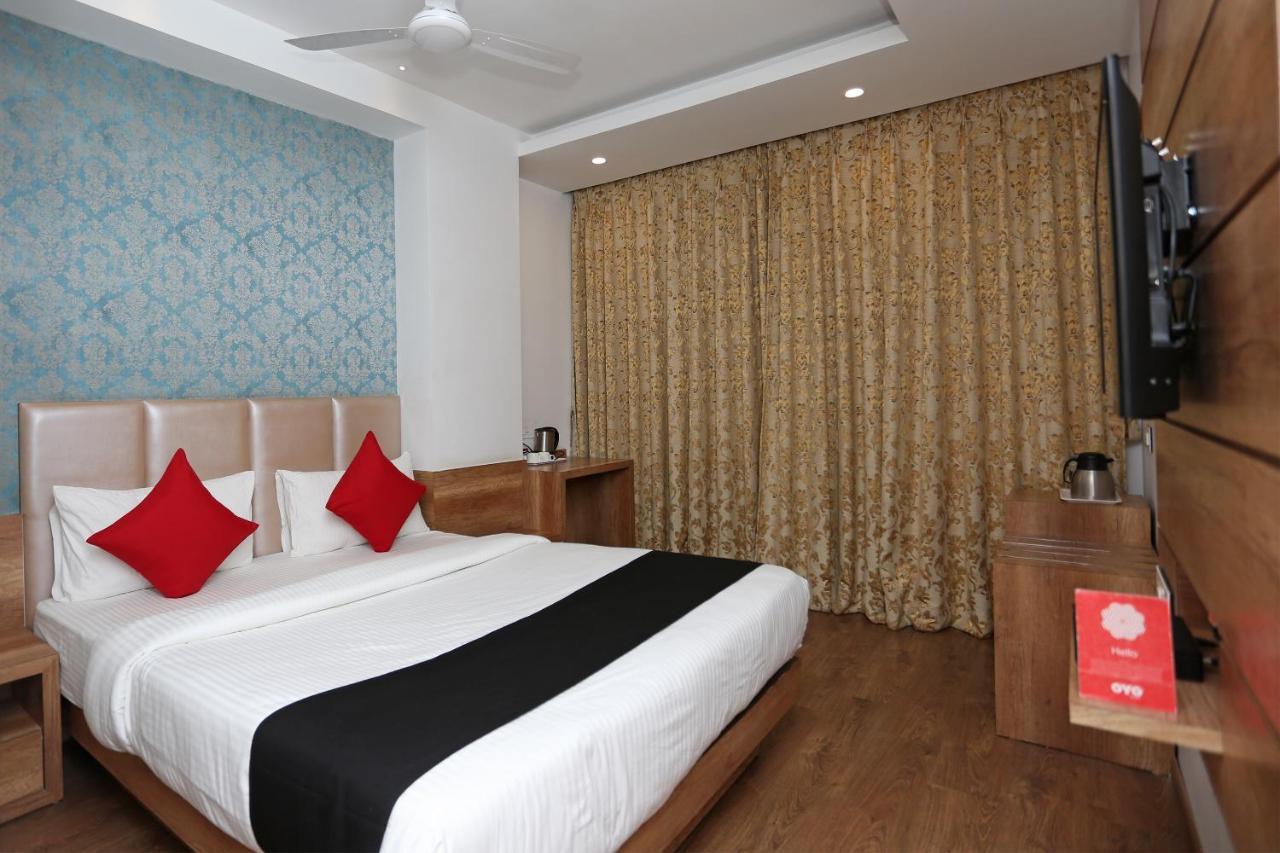 Hotel Yelchiko Βαρανάσι Εξωτερικό φωτογραφία