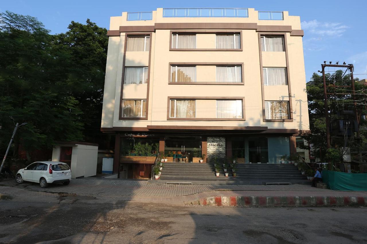 Hotel Yelchiko Βαρανάσι Εξωτερικό φωτογραφία