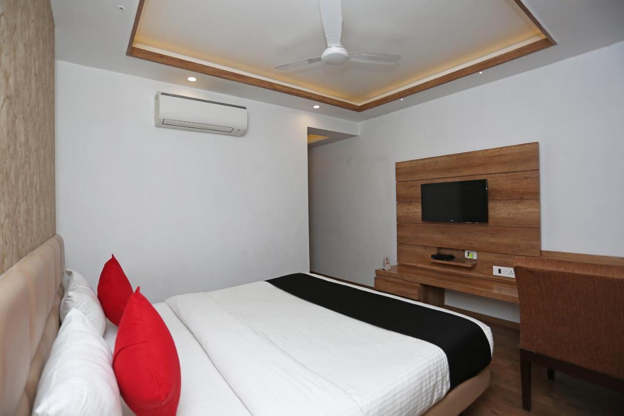 Hotel Yelchiko Βαρανάσι Εξωτερικό φωτογραφία