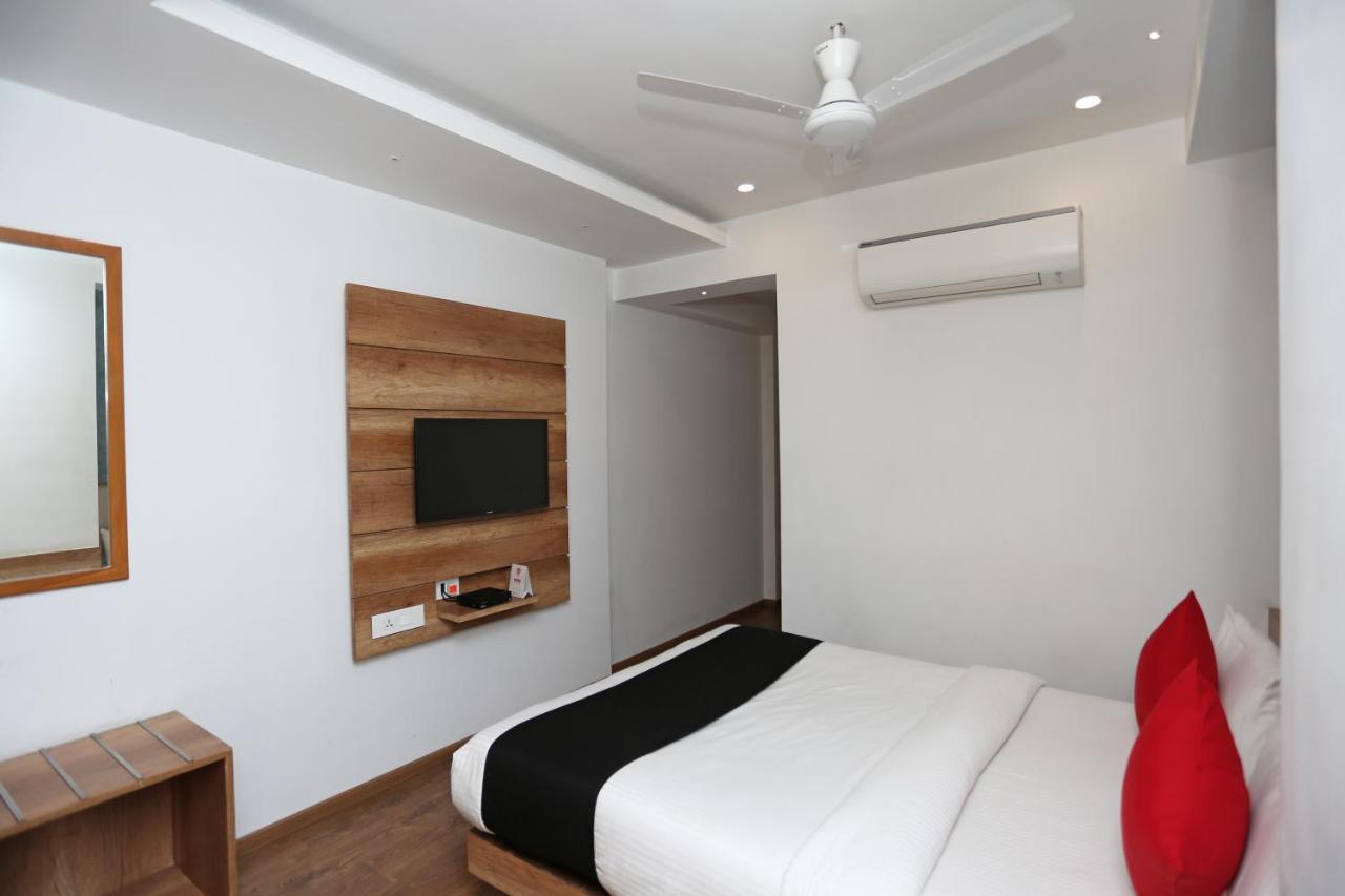 Hotel Yelchiko Βαρανάσι Εξωτερικό φωτογραφία