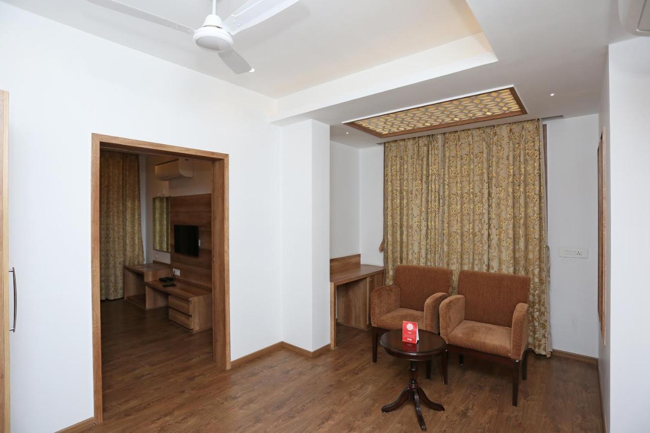 Hotel Yelchiko Βαρανάσι Εξωτερικό φωτογραφία