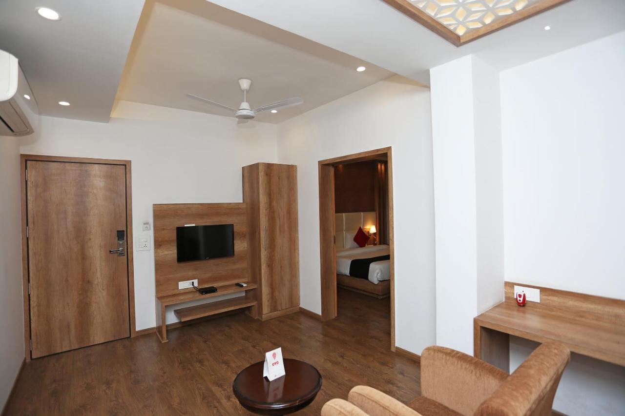 Hotel Yelchiko Βαρανάσι Εξωτερικό φωτογραφία