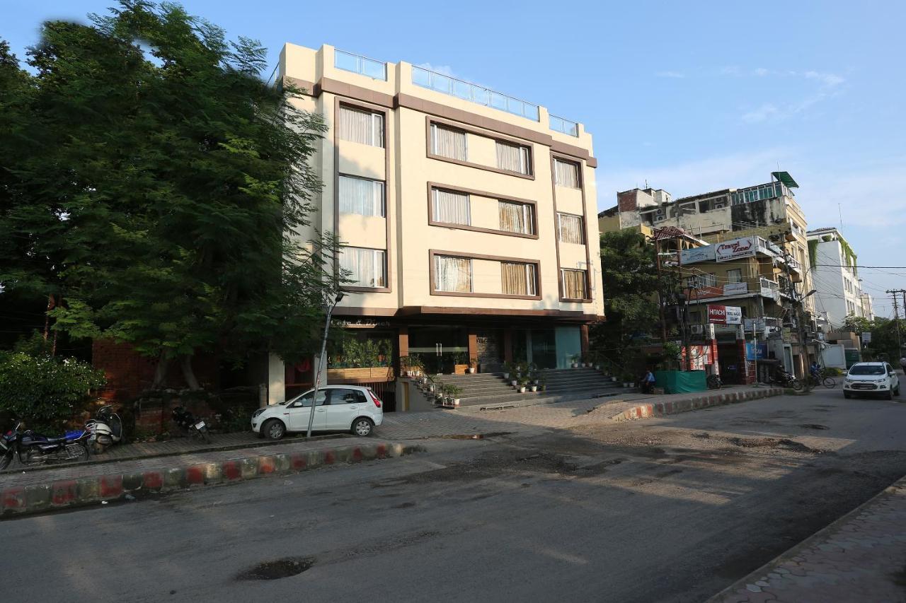Hotel Yelchiko Βαρανάσι Εξωτερικό φωτογραφία