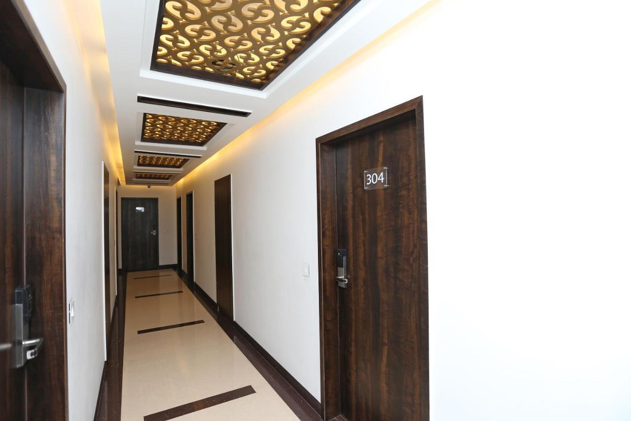 Hotel Yelchiko Βαρανάσι Εξωτερικό φωτογραφία